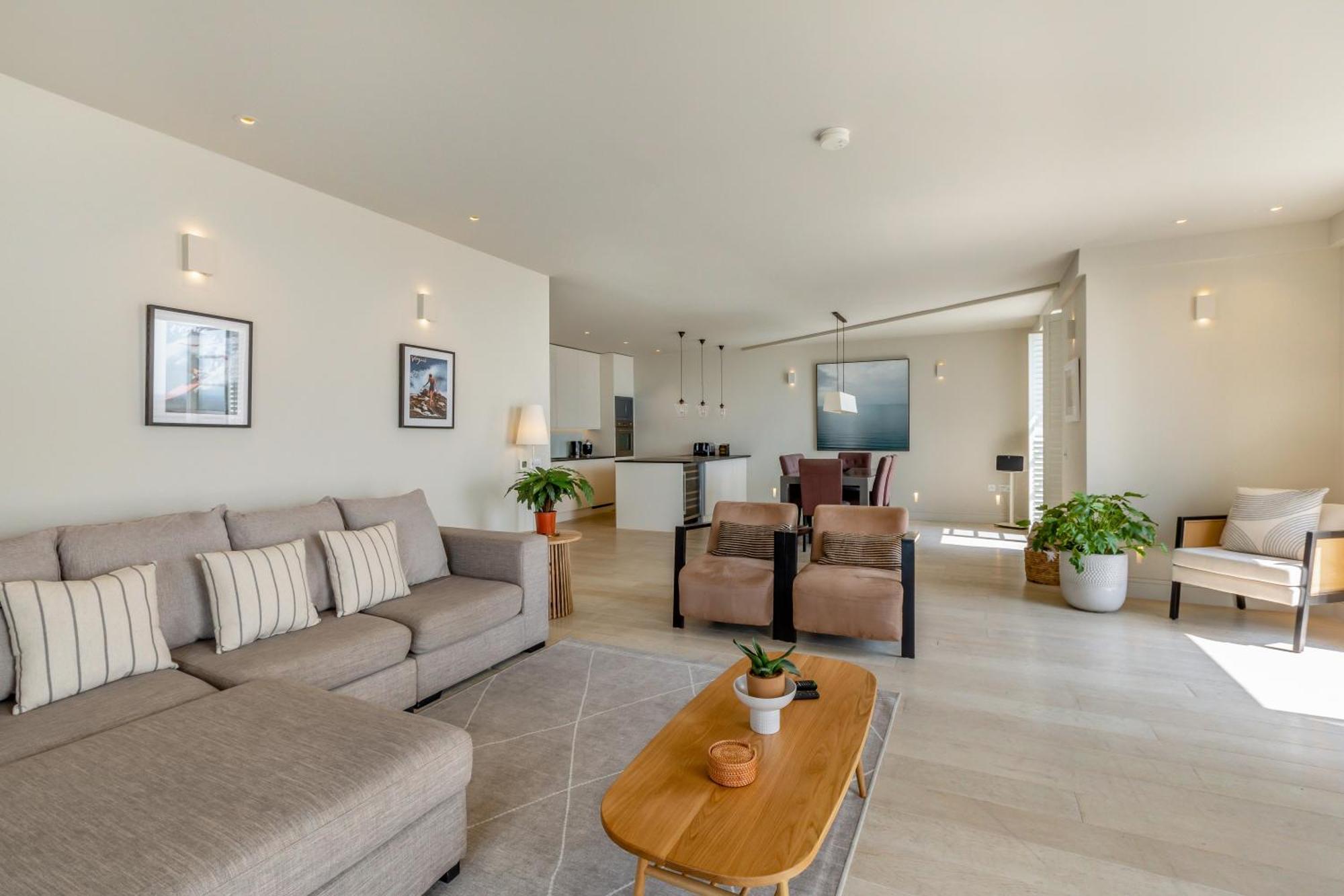 Saunton Apartment *
